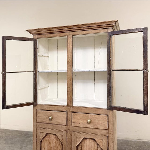 19th Century Rustic Country French Stripped Pine Vitrine For Sale - Image 11 of 18