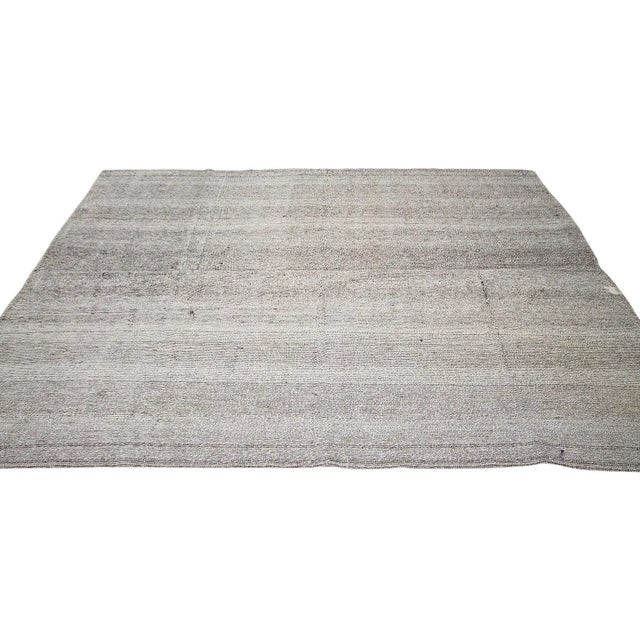 Vintage Gray Modern Turkish Kilim Rug For Sale - Image 4 of 7