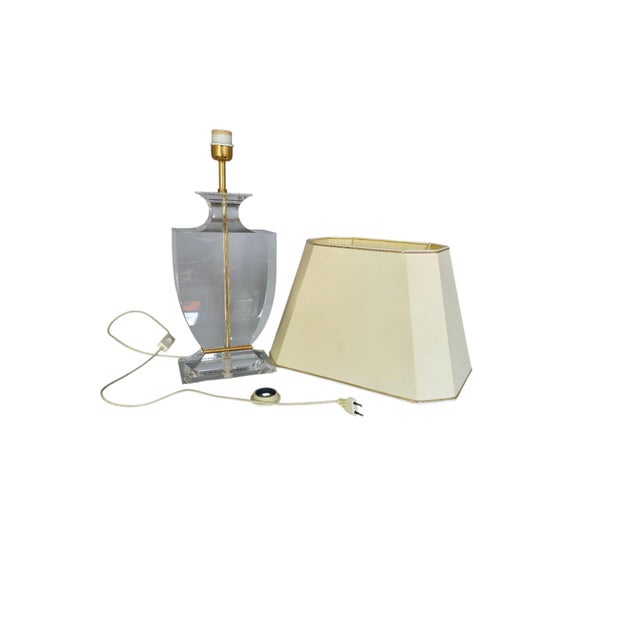 Vintage Table Lamp in Acrylic Glass with Brass Accents, 1970s For Sale - Image 6 of 8
