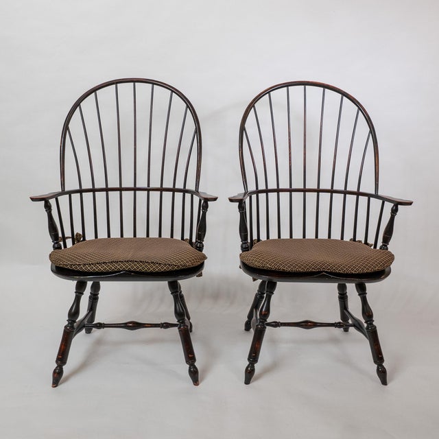 1990s Pair of d.r. Dimes Windsor Bowback Arm Chairs in Black Crackle With Custom Cushions For Sale In New York - Image 6 of 11