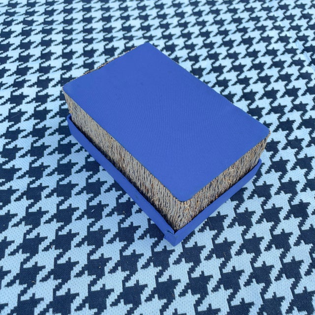 Textile Mid Century Gold and Blue Napkin Rings and Box- 8 Pieces For Sale - Image 7 of 13