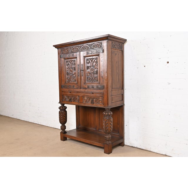 R. J. Horner Style English Jacobean Carved Oak Bar Cabinet, Circa 1900 For Sale - Image 12 of 12