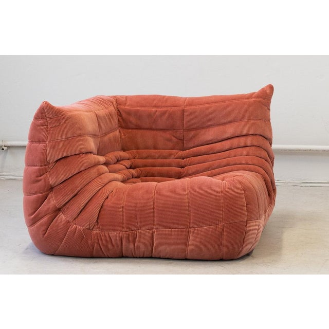 This Togo has been reupholstered with new foam and high-quality new fabric, keeping its inner structure, giving the item...