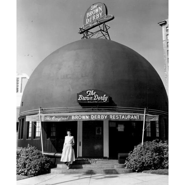 1950s The Brown Derby Hollywood Circa 1954 Luncheon Menu With Bd Envelope For Sale - Image 5 of 5