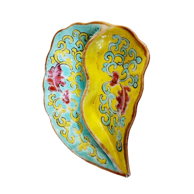 White 19th-Century Qing Dynasty Porcelain Treasure, Leaf-Shaped Divided Dish For Sale - Image 8 of 9