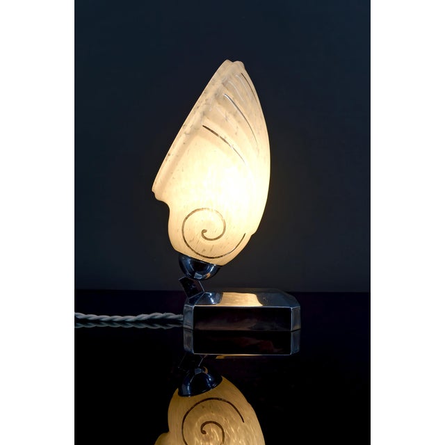 Art Deco Shell Lamp in Chrome and Glass, 1930 For Sale - Image 12 of 15