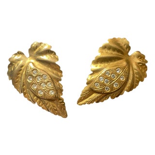 1930s Art Deco Era Coro Style Set of Matching Fur Clips For Sale