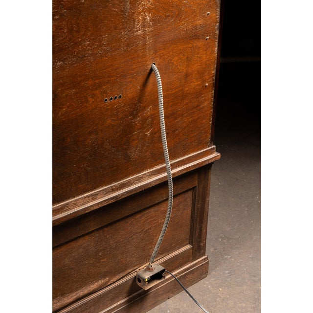 Early 20th Century Massive Oak Haberdashery Display Case by Manhattan Show Case Co. For Sale - Image 17 of 18