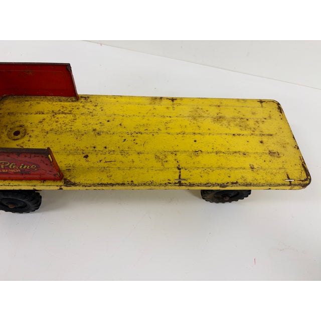 Vintage Wyandotte Chieftrain Lines Pressed Steel Cattle Ranch Toy Truck – 1950s For Sale - Image 9 of 12
