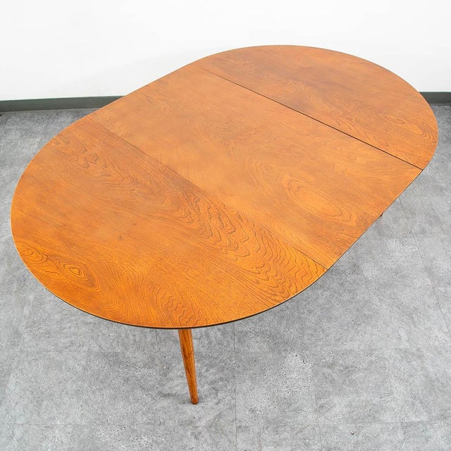 High quality dining table in oak. High quality construction throughout. We refinished the top surface and it is ready for...