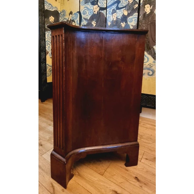 18th Century English Mahogany Serpentine Kneehole Desk, 1760s For Sale - Image 9 of 11