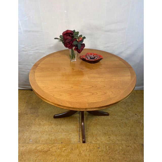 Mid-Century Modern Vintage Extending Round Dining Table in Teak by Parker Knoll, 1970 For Sale - Image 3 of 13