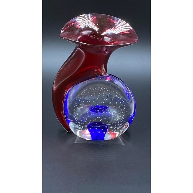 Glass Vintage 1990s Young and Constantin Murano Style Blown Glass Vase in Red, Clear and Blue With Controlled Bubbles For Sale - Image 7 of 7