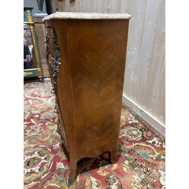 Louis XV Chest of Drawers in Wood For Sale - Image 6 of 12