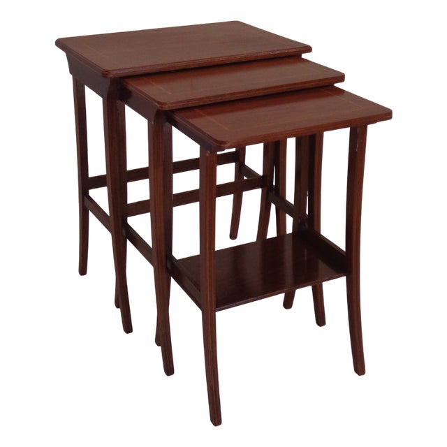Edwardian Nesting Tables in Inlaid Mahogany, 1930s, Set of 3 For Sale
