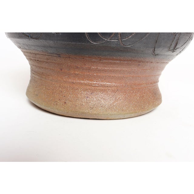 Large Vintage Maroon and Charcoal Sgraffito Ceramic Planter by Deanna Nichols For Sale - Image 11 of 14