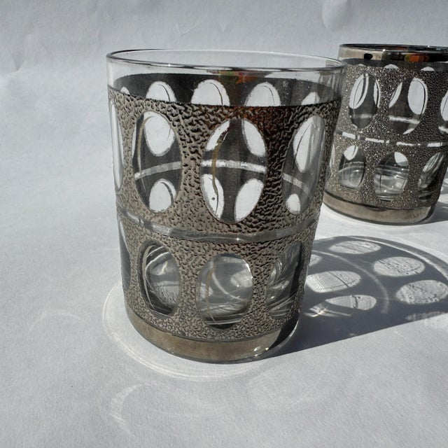 Mid-Century Modern 1960s Mid Century Modern Silvery Culver Pisa Old Fashioned Lowball Glasses- Set of 3 For Sale - Image 3 of 6