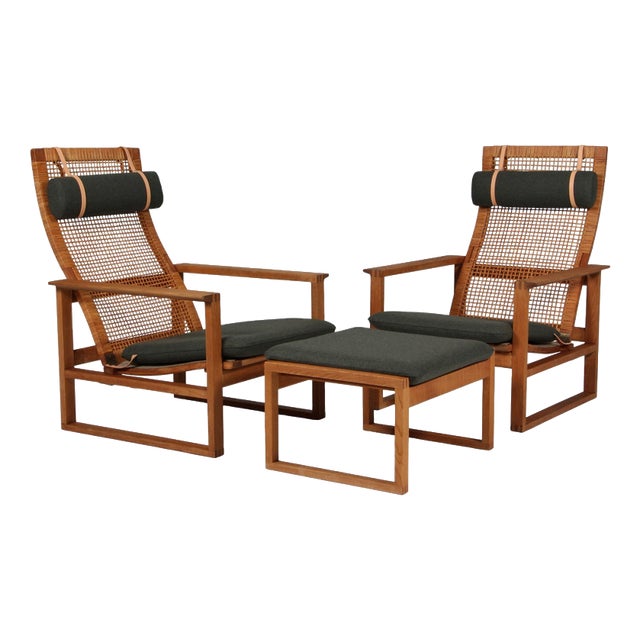 2254 Oak Sled Lounge Chairs and Ottoman in Cane attributed to Børge Mogensen for Fredericia, 1956, Set of 3 For Sale
