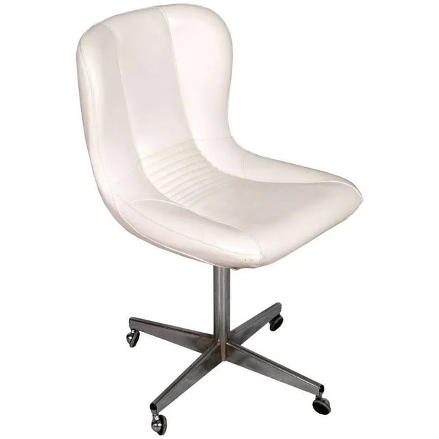 1950s Vintage Revolving Easy Chair in Chromed Steel and White Leather, 1950s For Sale - Image 5 of 5