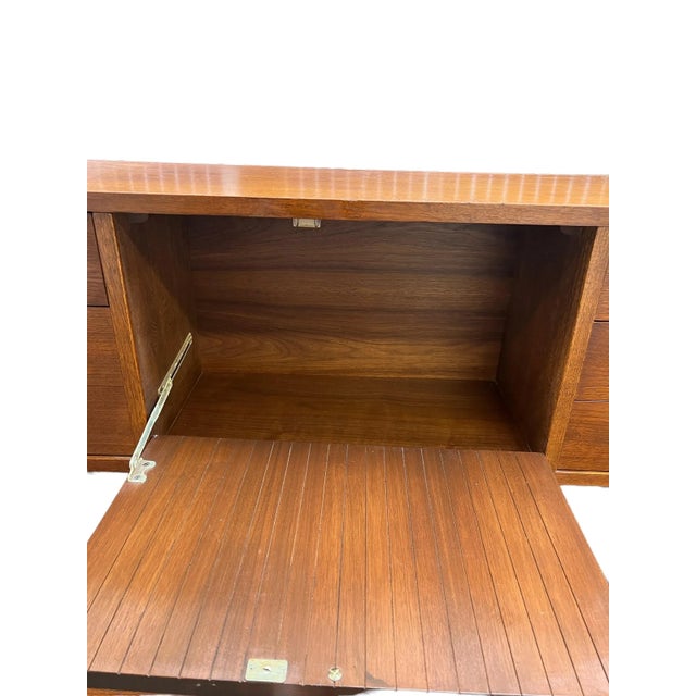 Vintage Mid Century Modern Dresser Dovetailed Drawers Arthur Umanoff For Sale - Image 11 of 13