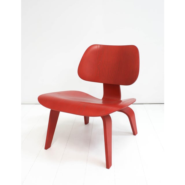 Wood LCW Chairs in Red Stained Ash and Plywood by Charles & Ray Eames for Vitra, 2005, Set of 2 For Sale - Image 7 of 13