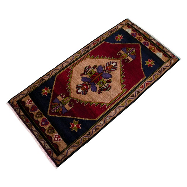 1970 Hand Knotted Small Turkish Rug Entry Decor Kitchen Mat - 1′8″ × 3′4″ For Sale - Image 6 of 12