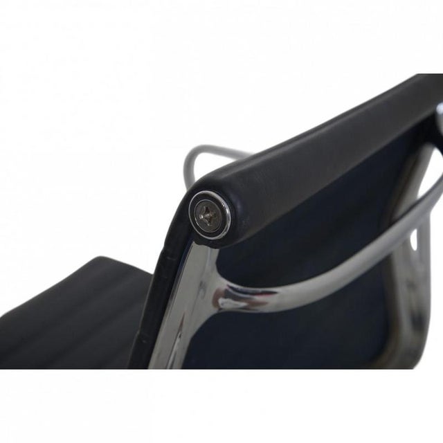 EA117 Desk Chair by Charles Eames, 2006 For Sale - Image 10 of 17