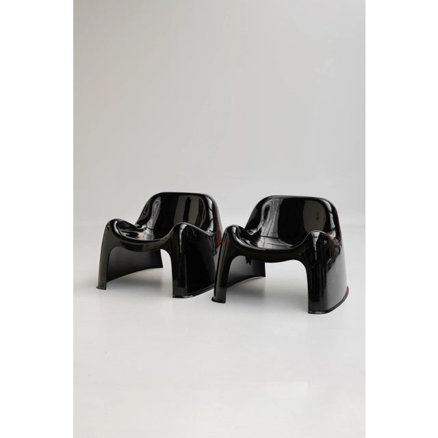 Artemide Toga Chairs in Black Fiberglass by Sergio Mazza for Artemide, 1980s, Set of 2 For Sale - Image 4 of 15