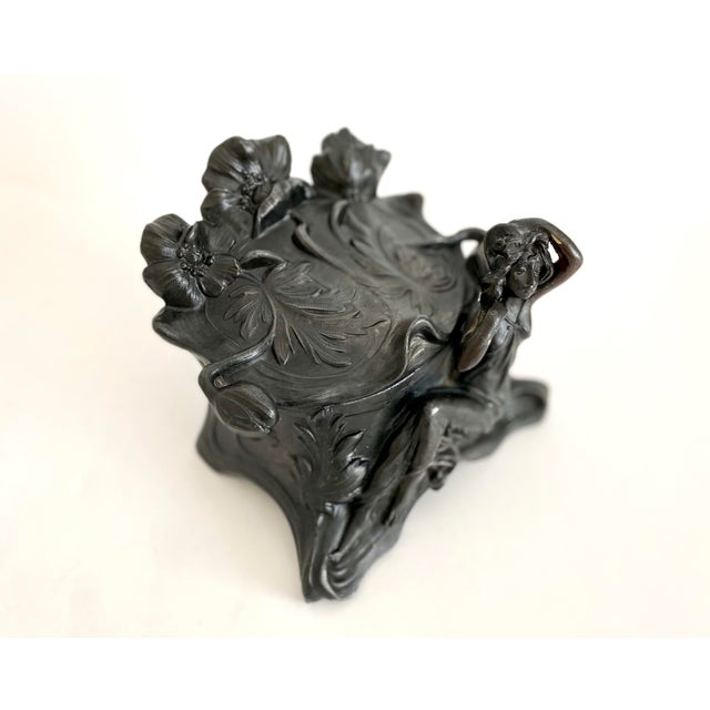 Art Nouveau 1900 French Art Nouveau Clara Pfeffer Vanity Box For Sale - Image 3 of 12