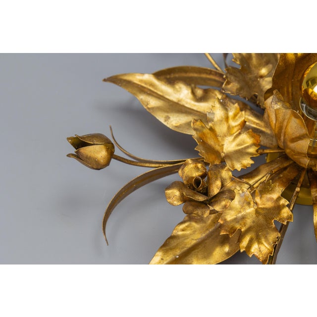 1970s Hollywood Regency Gilt Metal Flower Shaped Flush Mount, 1970s For Sale - Image 5 of 16