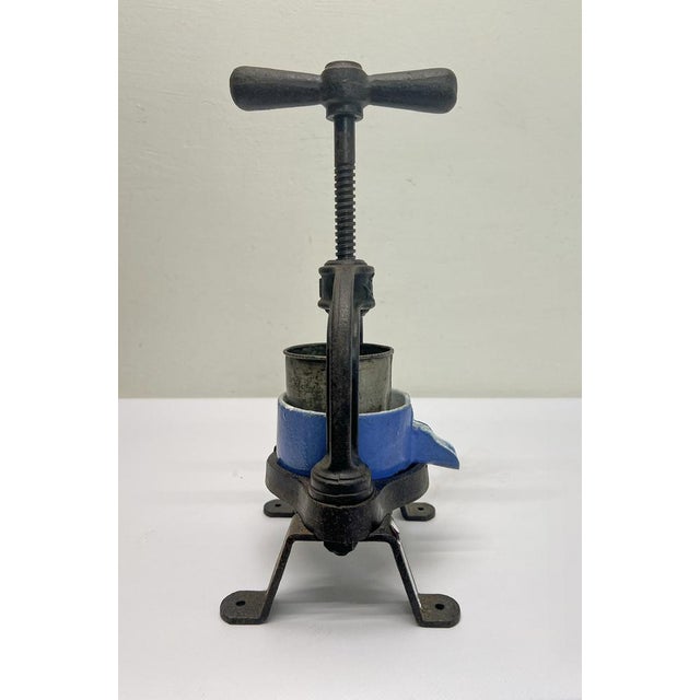 Antique French Cast Iron Fruit Press from Camion Frères, 1920s For Sale - Image 6 of 12