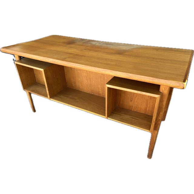 Peter Løvig Nielsen 1960s Mid-Century Danish Floating Teak Desk by Peter Løvig Nielsen for Loviq For Sale - Image 4 of 14