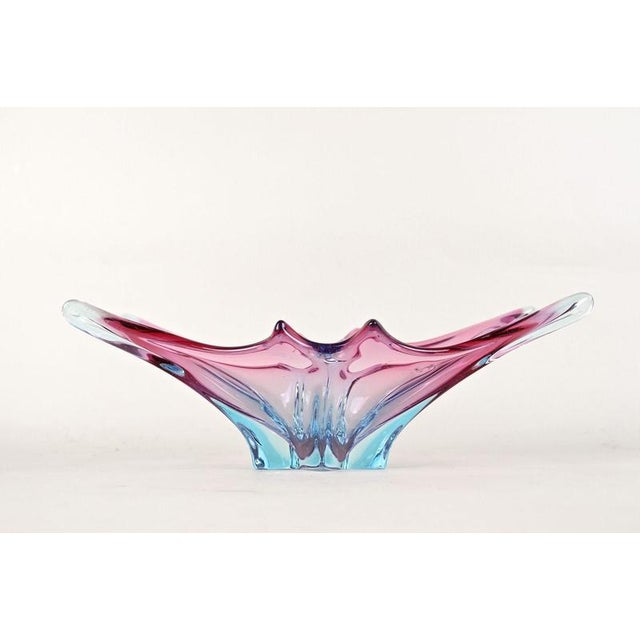 Very decorative mid century Murano glass bowl, artfully handcrafted on the famous little island of Murano in Venice -...