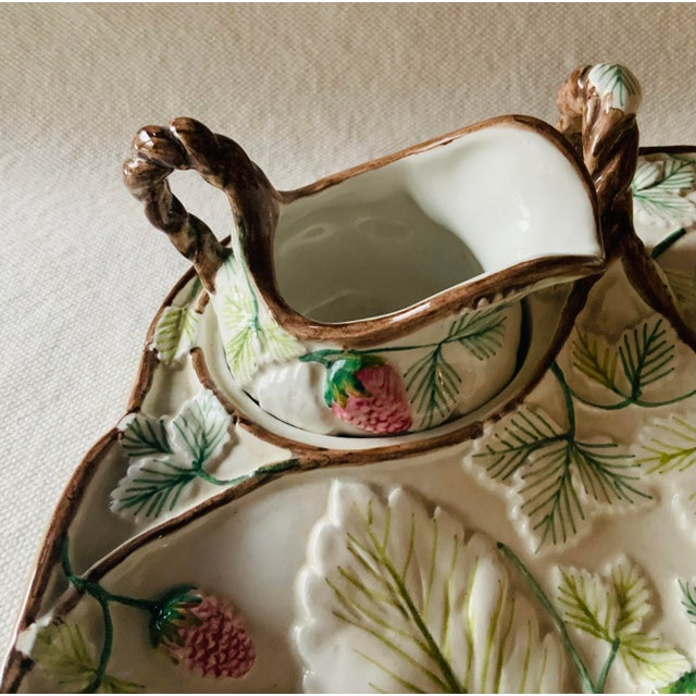 ……Dimensions: 9" x 10" x 3" Condition: Vintage Style: Midcentury, Italian Majolica Description A delightful midcentury...