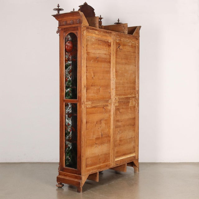 Antique Neo-Renaissance Showcase in Walnut For Sale - Image 17 of 18