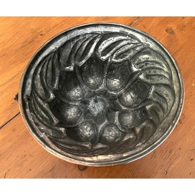 European Hand Hammered Vintage Copper Pudding Mold For Sale - Image 4 of 5