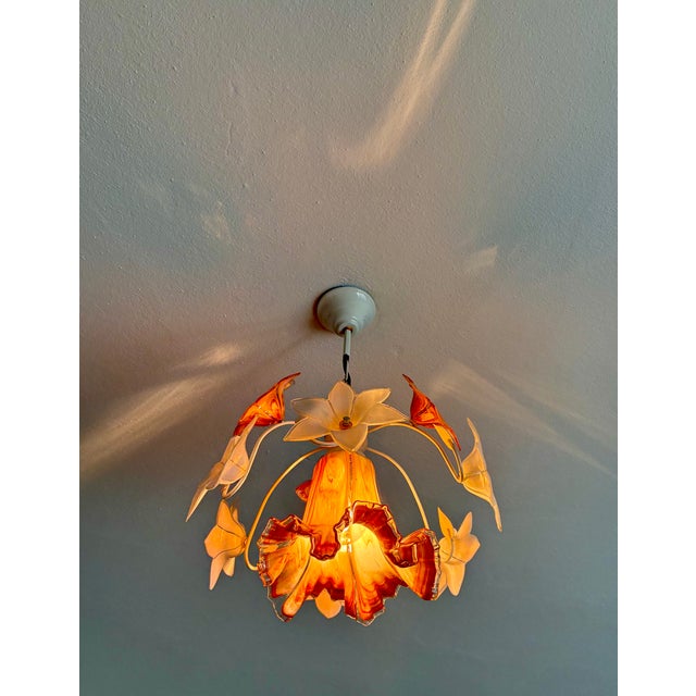 Vintage Italian Murano Style Handblown Swirl Ruffled Shade Pendant, Vintage Amber Brown & White Glass Botanical Chandelier For Sale - Image 15 of 16