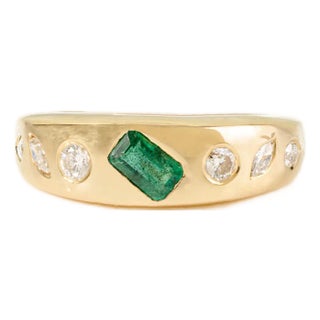 Artistic Style Chunky Emerald & Diamond 18k Gold Statement Ring Size 6 For Sale