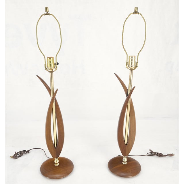 Pair of Mid Century Modern Oiled Walnut Turned Bases c1970s Table Lamps MINT For Sale - Image 9 of 11