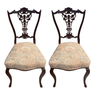 Late 20th Century Pair of Chippendale-Style Ribbon Back Side Chairs For Sale