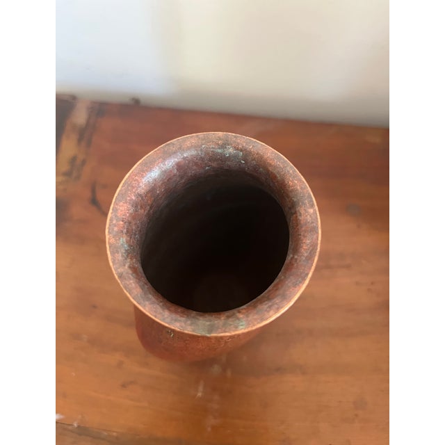 Mid-Century Modern Vintage Hammered Copper Vase El Porton Santa Clara Del Cobre Mexico 6” Tall For Sale - Image 3 of 6