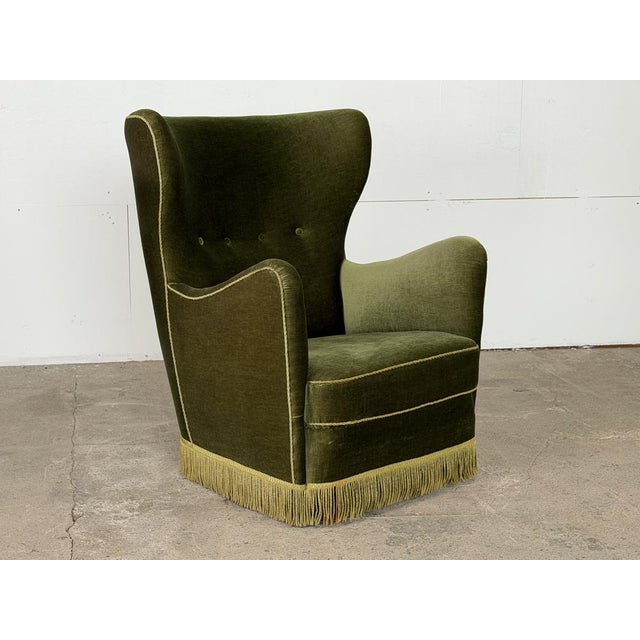 Mid-Century Modern Scandinavian Wingback Lounge Chair in Green Velvet, 1950s For Sale - Image 4 of 13