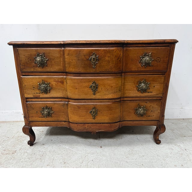 Louis XV Commode with Three Drawers in Walnut, 1700s For Sale - Image 9 of 16