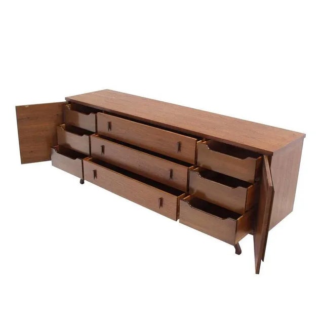 Mid-Century Modern Walnut Dresser Credenza For Sale - Image 6 of 9