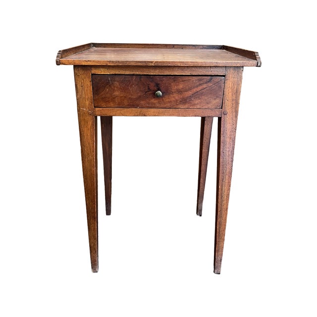 18th Century Petite Walnut Side Table With Drawer For Sale - Image 4 of 4