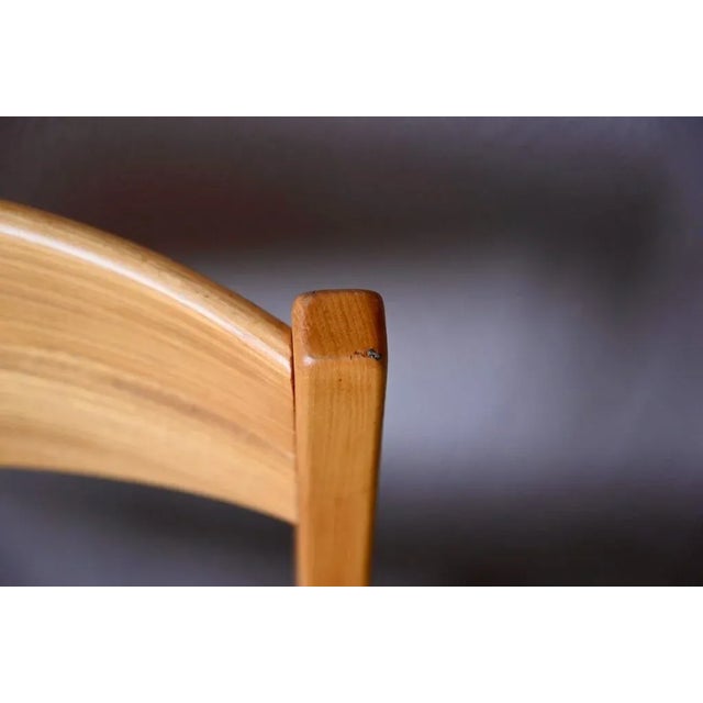 French Brutalist Chairs in Elm and Straw from Maison Regain, 1970s For Sale - Image 4 of 14