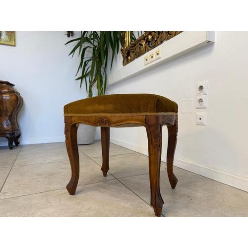 Pretty little & elegant stylish stool. Dimensions: Height x Width x Depth 48 x 48 x 34 cm. This is a very pretty...
