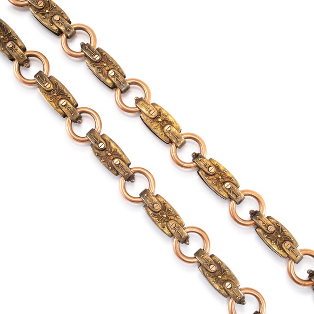 Gender: Ladies Metal Type: 18K Gold Length: 20.00 mm Width: 16.72mm tapering to 6.94mm Weight: 39.80 Grams One ladies hand...