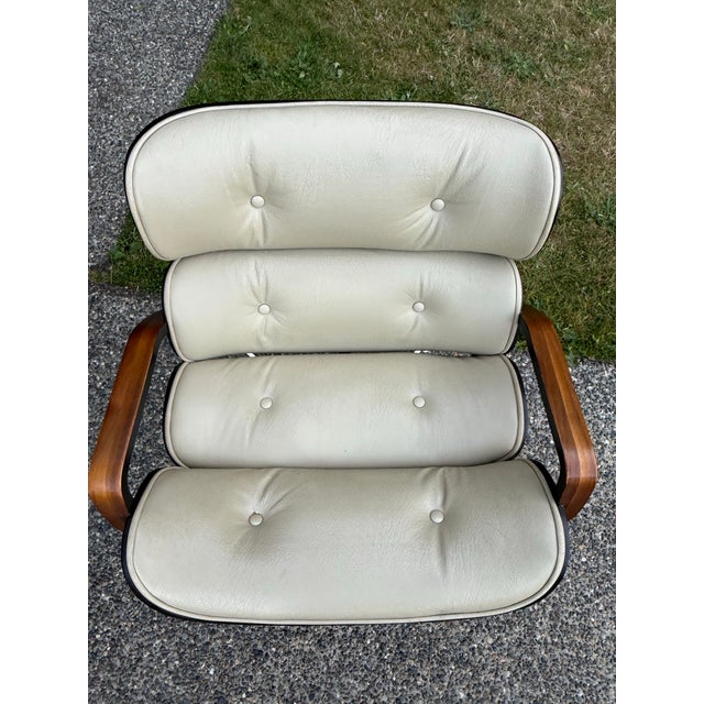 Vintage Mid Century Modern Segmented Chair by George Mulhauser for Plycraft Chair is not marked Description: Walnut...