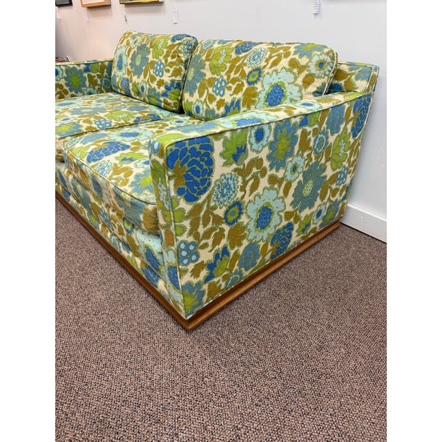 Bernhardt 1960s Mid Century Modern Loveseat by Flair Furniture in Bold Blue Green Floral Upholstery For Sale - Image 4 of 10